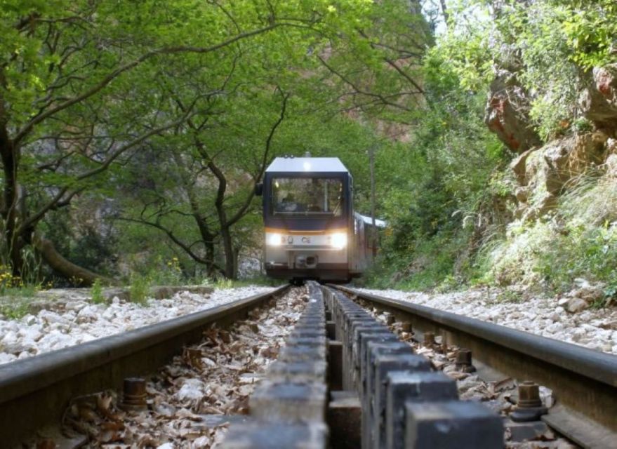 Private Tour to Ancient Corinth, Cave of Lakes & Cog Railway - Walking through Ancient Corinth and Paul’s world