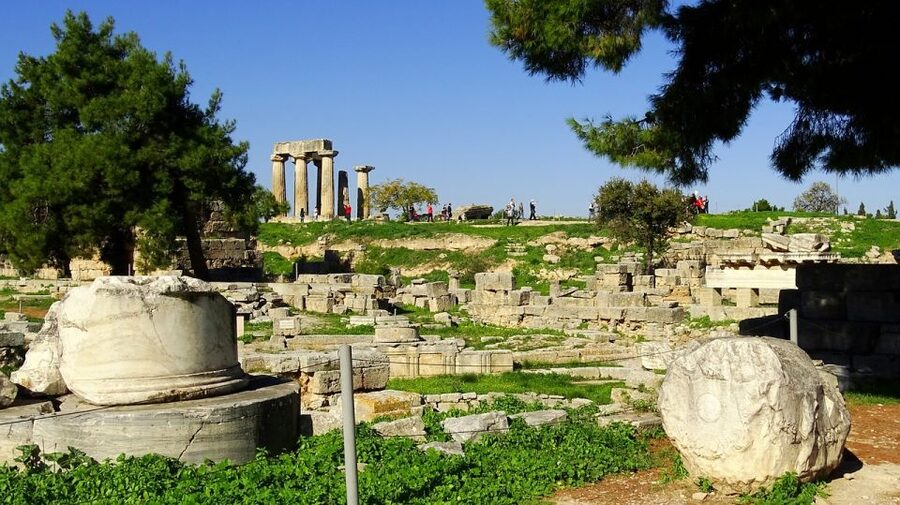 Private Tour to Ancient Corinth, Cave of Lakes & Cog Railway - Riding the Odontotos railway through Vouraikos Gorge
