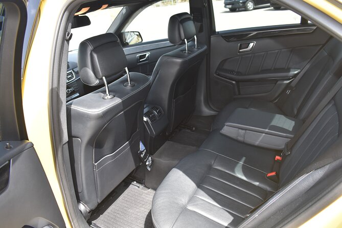Private Transfer from Piraeus Port to Athens City (Hotels/Apartments) - Key points at a glance