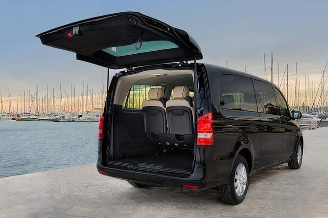 Private Transfers from Athens Int. Airport to Athens City - Meeting your driver at Athens Airport