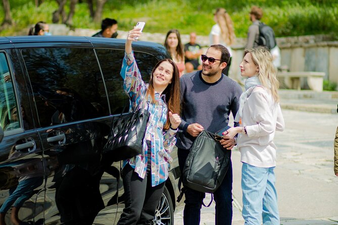 Private Transfers from Athens Int. Airport to Athens City - Cars, drivers, and communication