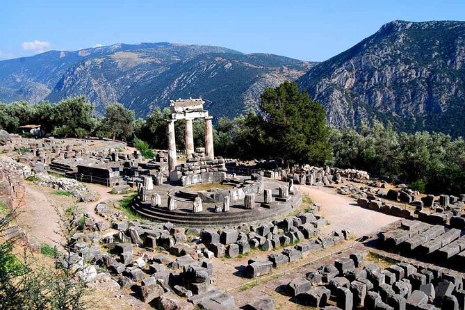 Sacred Delphi & Osios Loukas in a Full Day Private Tour - Lunch with views of Parnassus and Itea