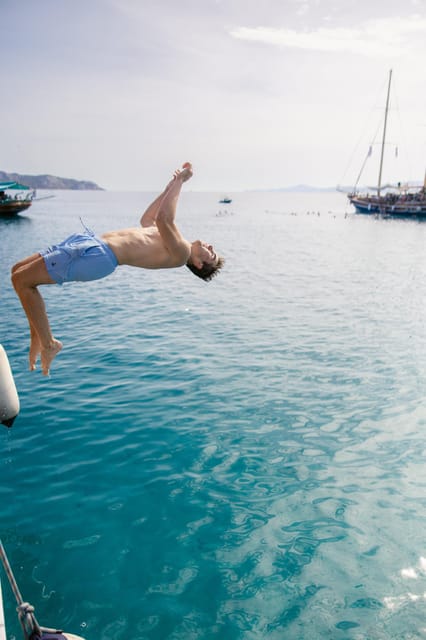 Sunset Dinner Cruise: Swim Stop, Drinks & Onboard Dining - Leaving Marina Zeas for the Athens Riviera