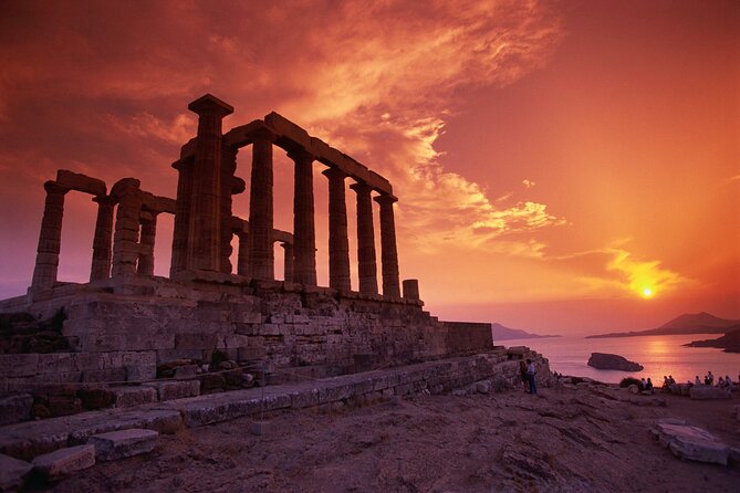 Temple of Poseidon sunset @ Cape Sounio (And dinner time) - Why Cape Sounion works so well at sunset