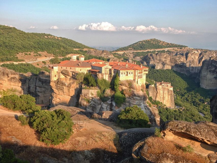 Thermopylae, Meteora and Delphi Full Day Tour - A private Mercedes makes the long day easier