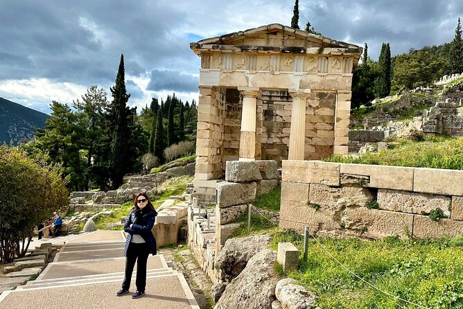 Thermopylae The battle of the 300 Spartans & Delphi Day Tour - Thermopylae Museum in a short visit