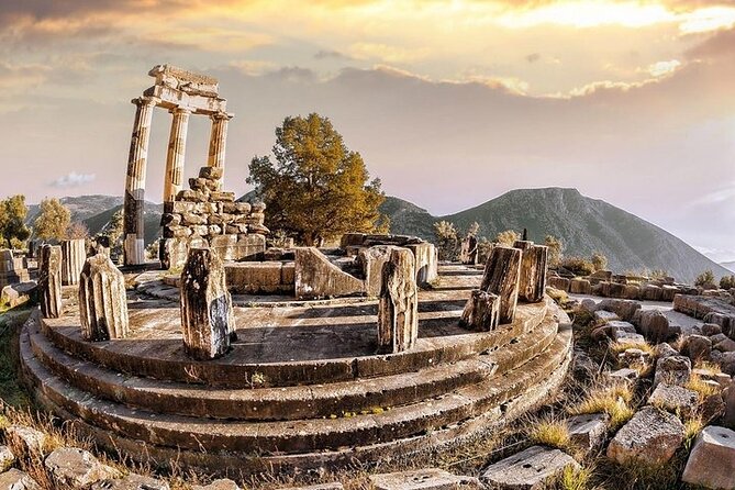 Thermopylae The battle of the 300 Spartans & Delphi Day Tour - Athena Pronaia, Arachova, and lunch with a view