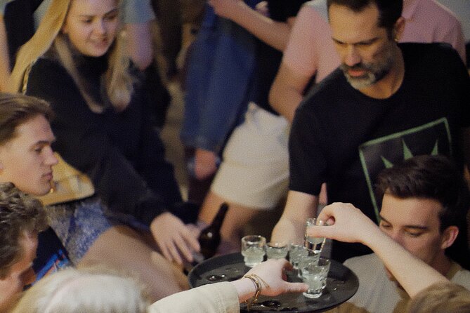 Thursday & Friday Night Pub Crawl for Professionals in Athens - Why this Athens pub crawl works