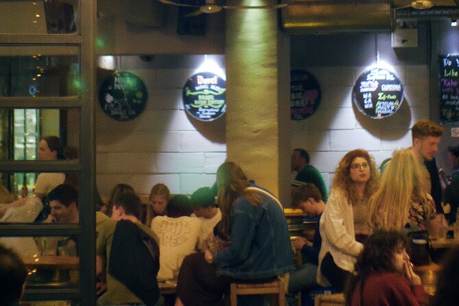 Thursday & Friday Night Pub Crawl for Professionals in Athens - Cocktails and dancing at The DUDE Bar