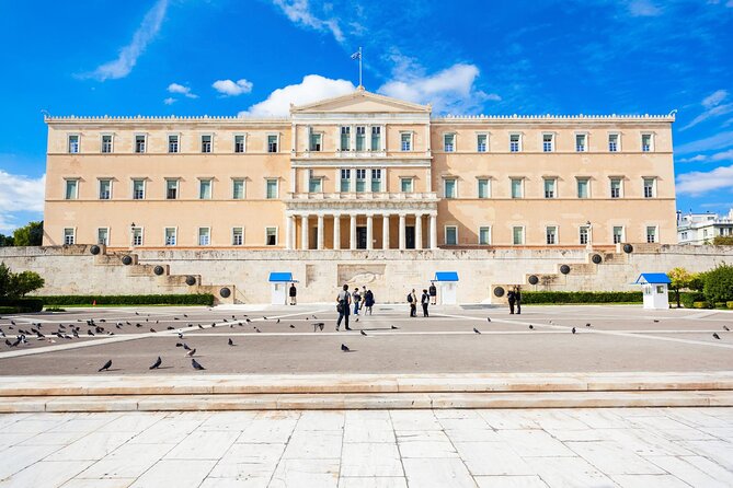 "Tour in Athens in 4 hours" - How the service handles heat, crowds, and changes