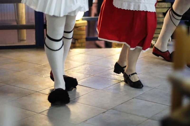 Traditional Greek Show in Plaka with Dinner - Key points to know before booking