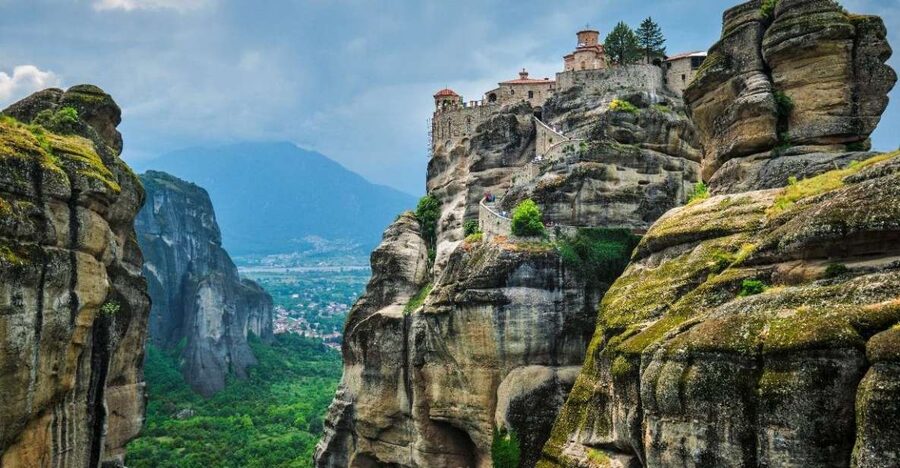 Visit Delphi & Meteora Monasteries Full Day Private Trip - Why this private day covers so much ground