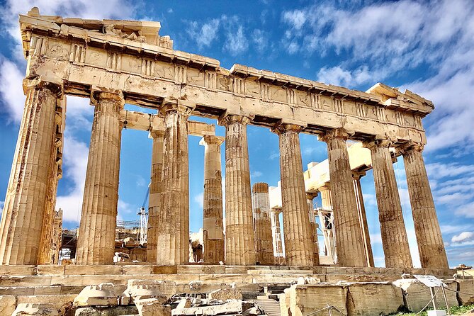 Visit of the Acropolis with an official guide in Spanish - The Parthenon and its optical refinements