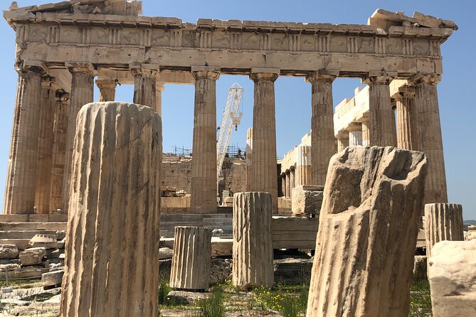 Visit of the Acropolis with an official guide in Spanish - The Propylaea and the Temple of Athena Nike
