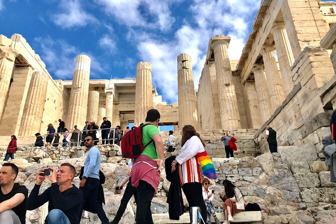 Visit of the Acropolis with an official guide in Spanish - The Erechtheion and its famous Caryatids