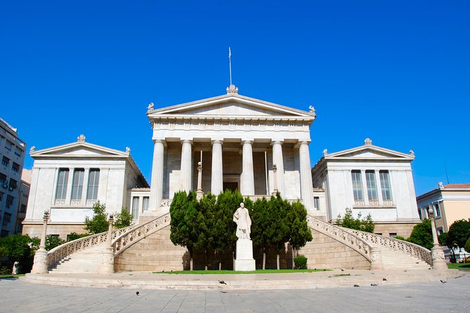 Walk through the history of Athens - Syntagma Square and the Hellenic Parliament